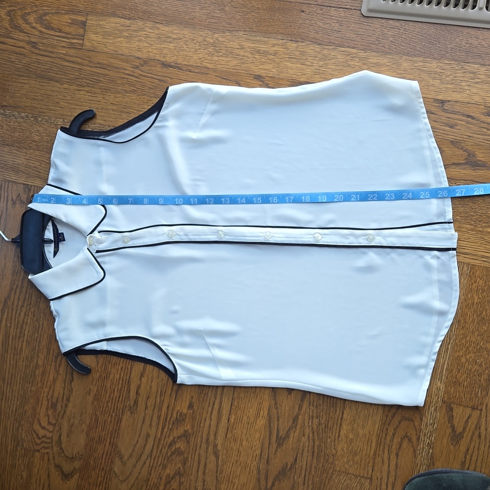 Brooks Brothers sleeveless cream / off-white top with black piping, 8 - Picture 7 of 7